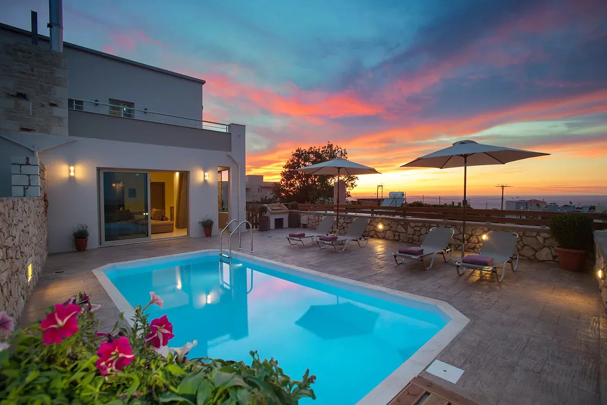 ACCOMMODATION IN CRETE