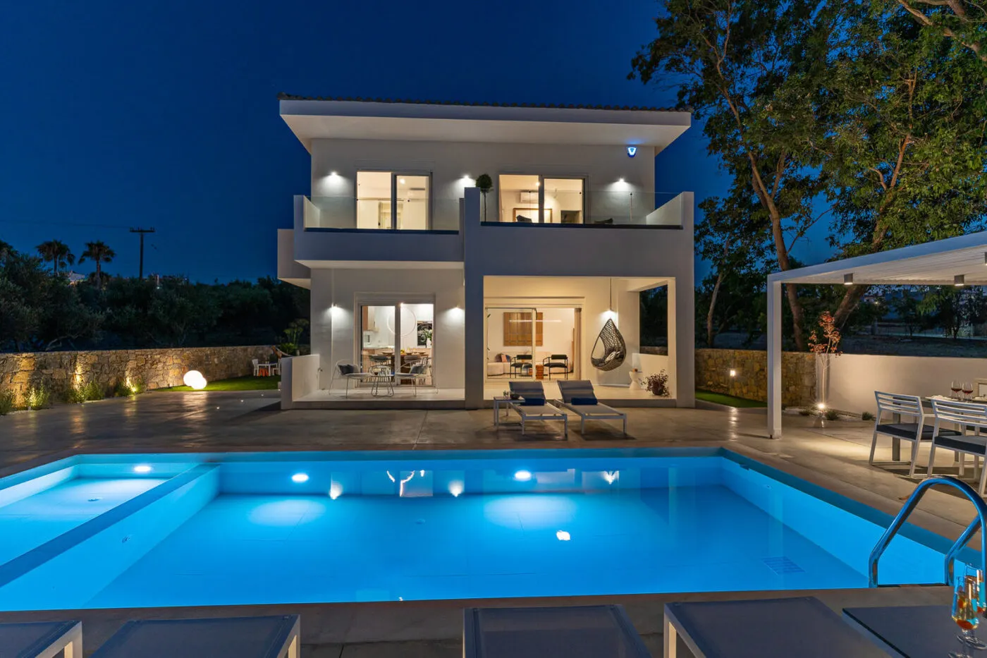CONSTANTINOS VILLA