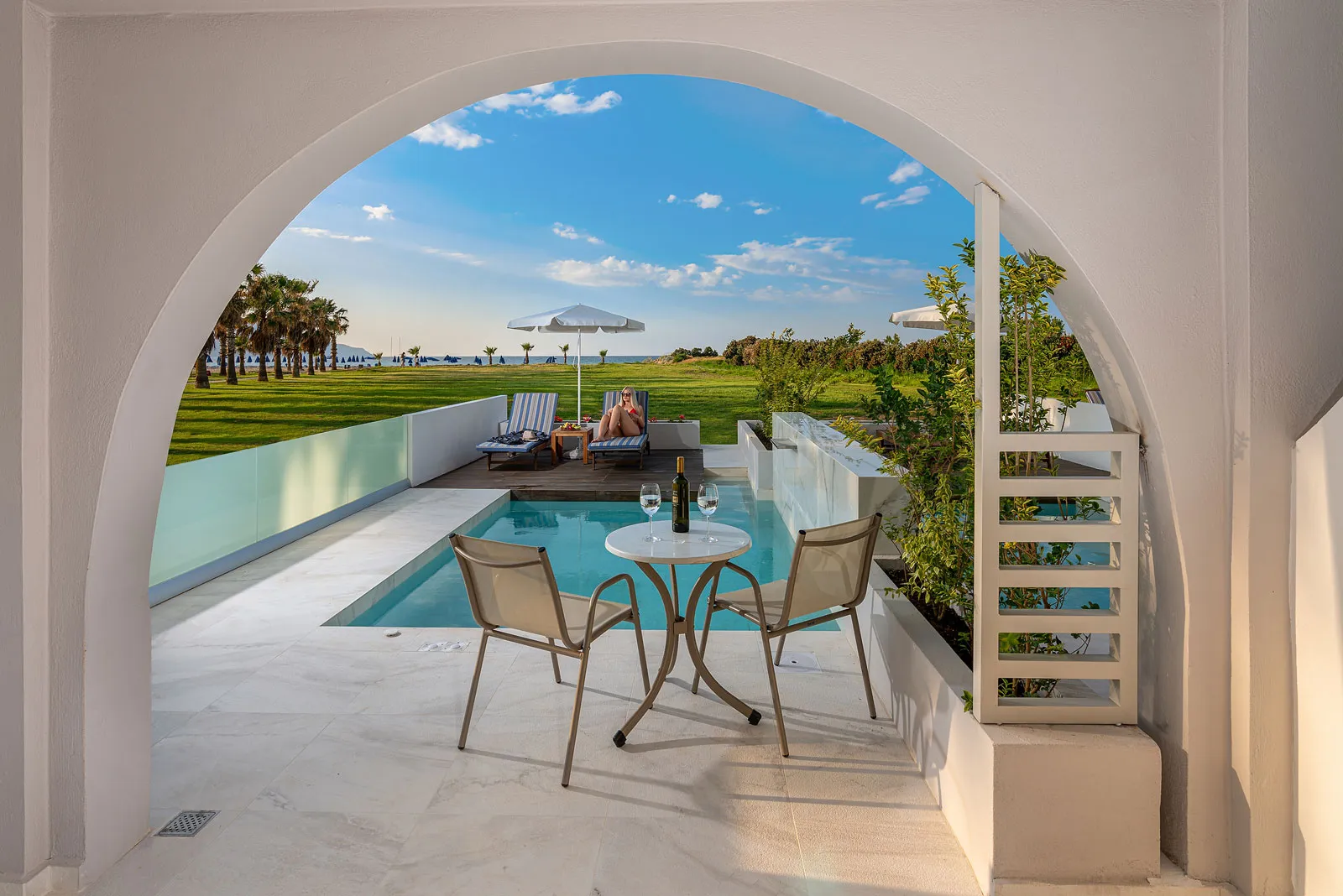 DELFINA TROPIC BEACH