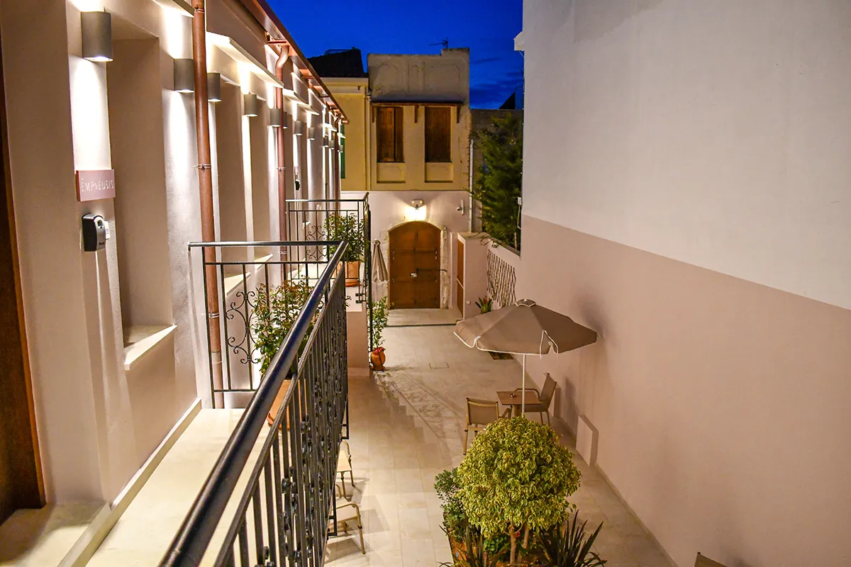 PHILIKON SUITES